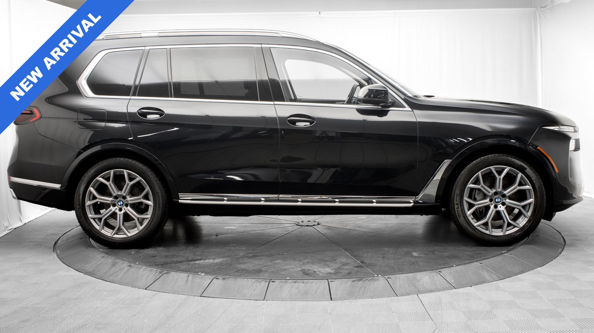 Used 2026 BMW X7 xDrive40i w/ Premium Package AWD/4WD image 2