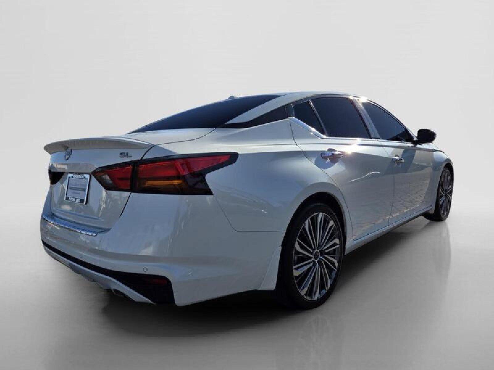 Used 2023 Nissan Altima 2.5 SL FWD image 5