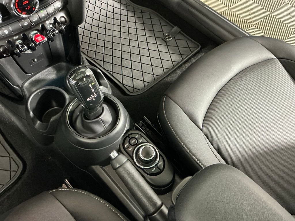 Used 2023 MINI Cooper 2-Door Hardtop image 19