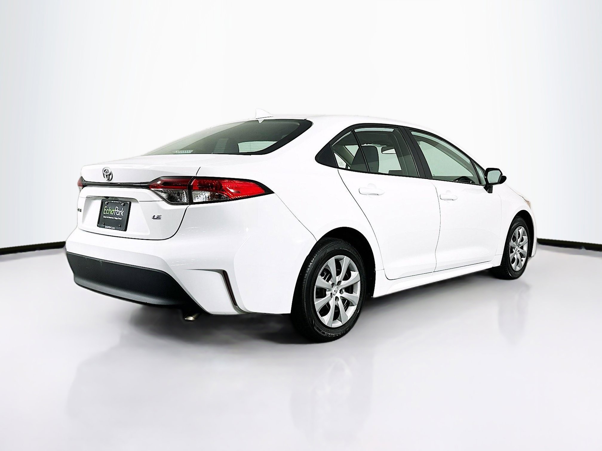 Used 2025 Toyota Corolla LE image 9
