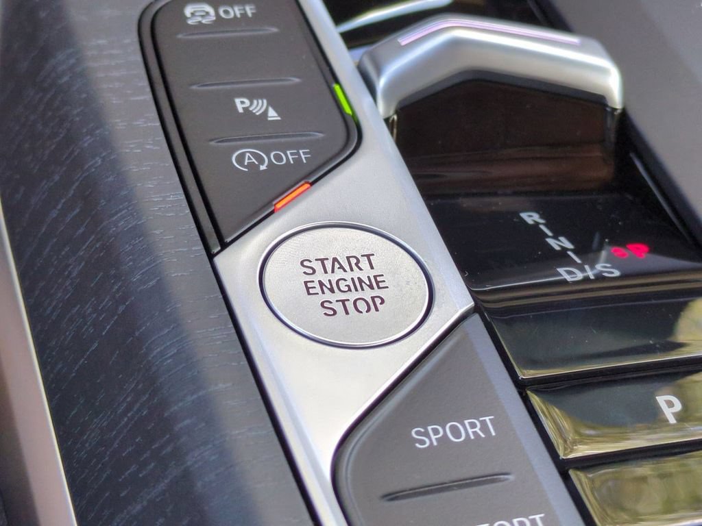 New 2026 BMW 330i Sedan RWD image 28