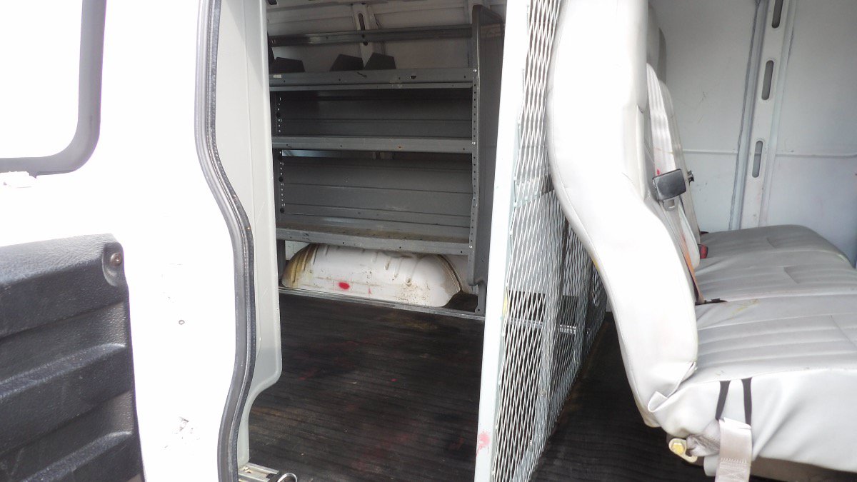 Used 2017 Chevrolet Express 2500 RWD image 25