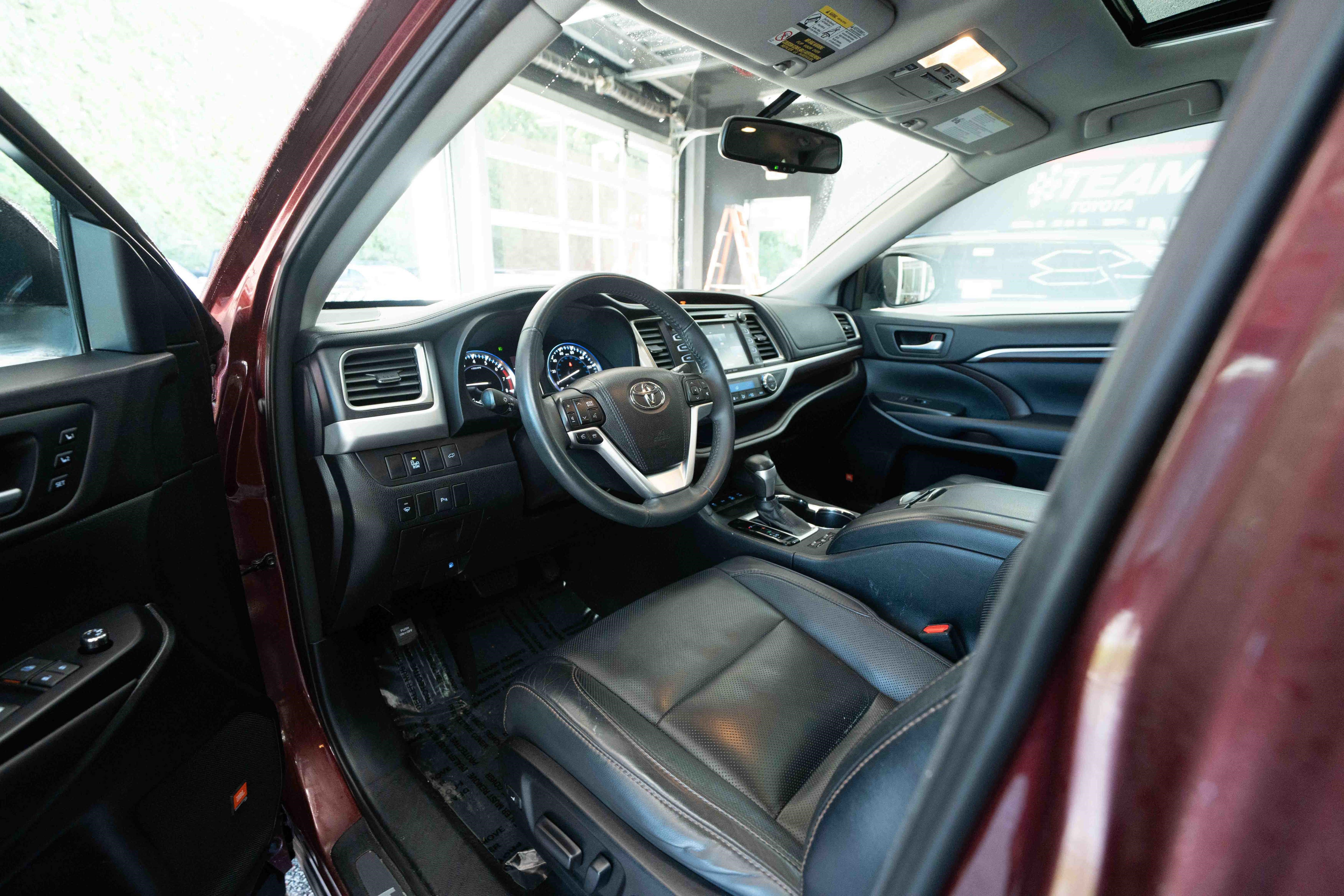 Used 2016 Toyota Highlander Limited AWD/4WD image 8