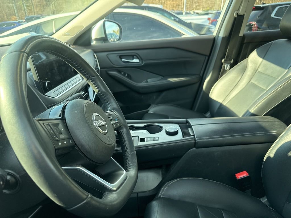 Used 2022 Nissan Rogue SL w/ SL Premium Package image 5