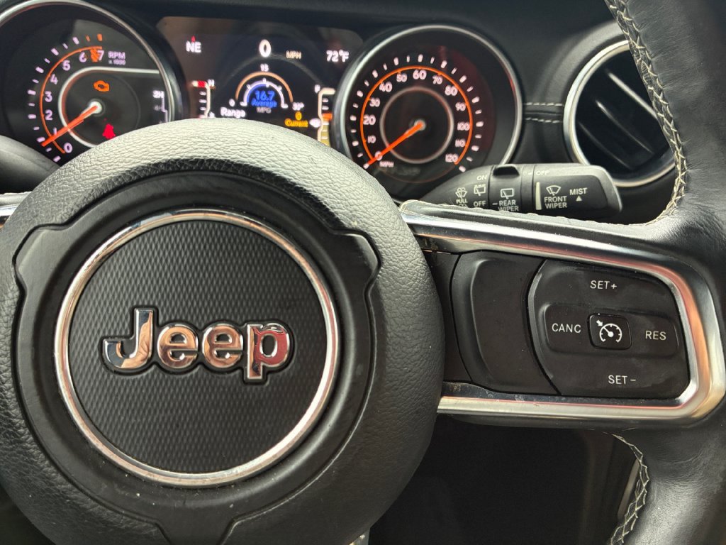 Used 2018 Jeep Wrangler Unlimited Sahara AWD/4WD image 12