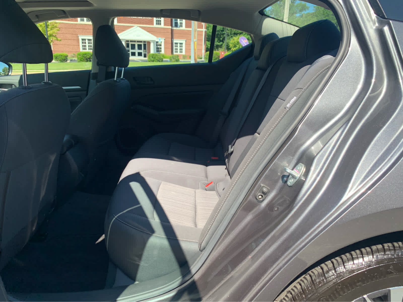 Used 2023 Nissan Altima 2.5 SV w/ SV Premium Package AWD/4WD image 24