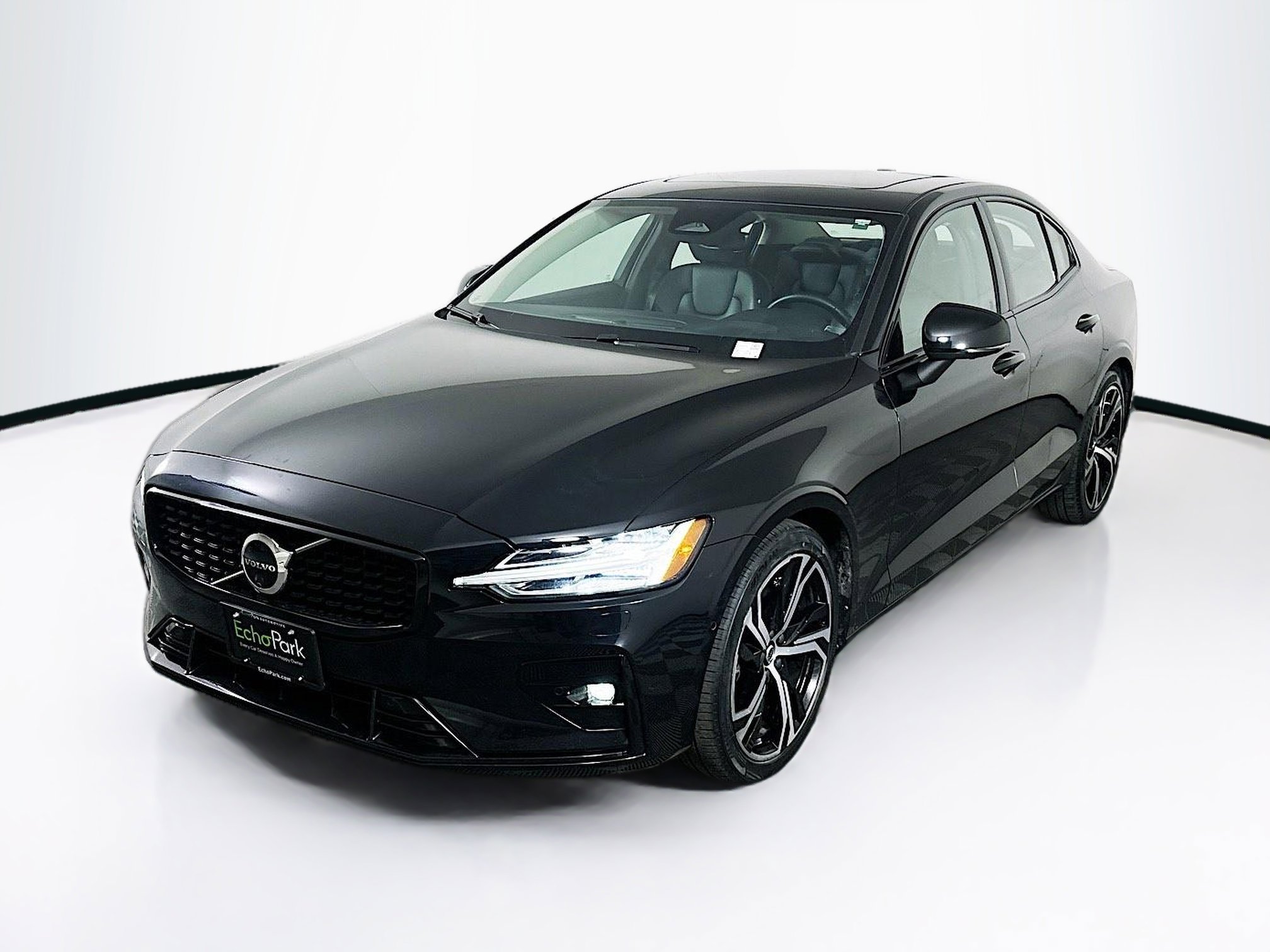Used 2024 Volvo S60 B5 Plus image 3