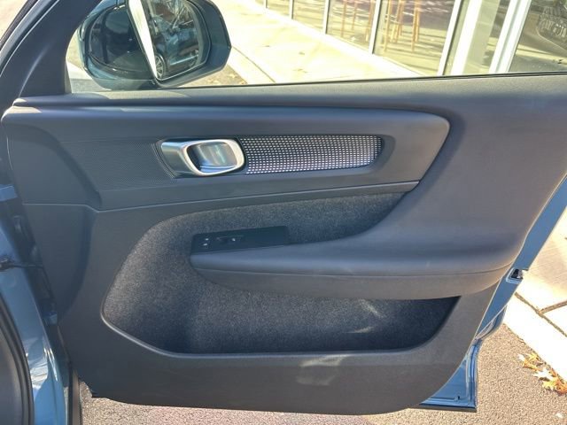 Certified 2025 Volvo XC40 B5 Plus image 14