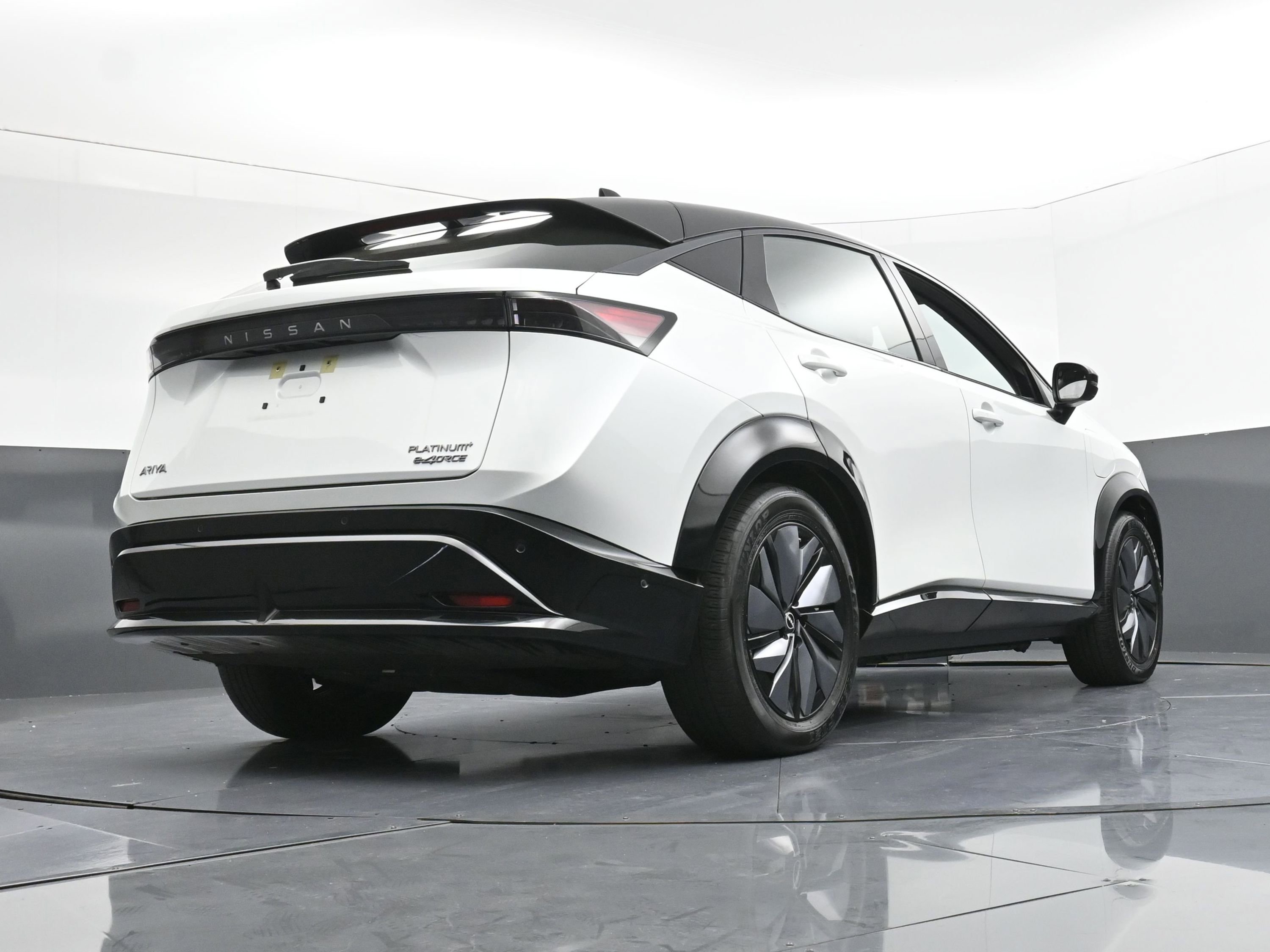 Used 2023 Nissan Ariya image 28