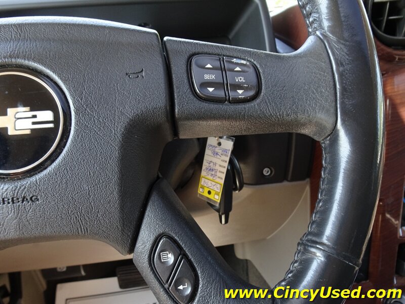 Used 2004 HUMMER H2 w/ Preferred Equipment Group AWD/4WD image 25