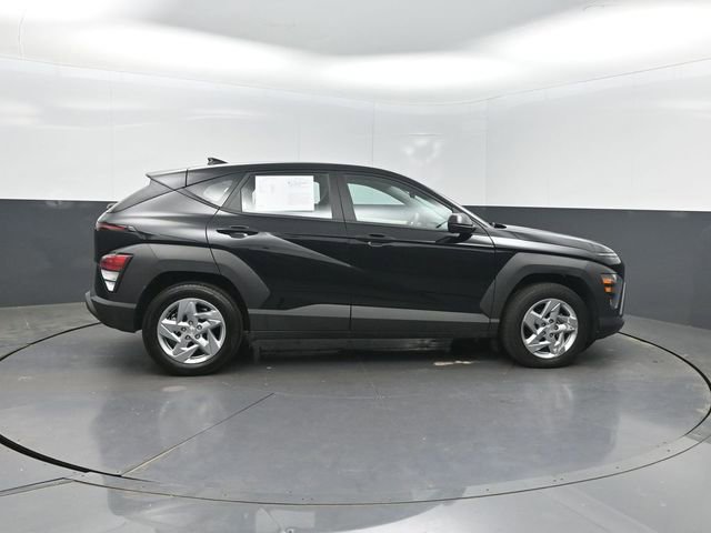 Used 2025 Hyundai Kona SE image 33