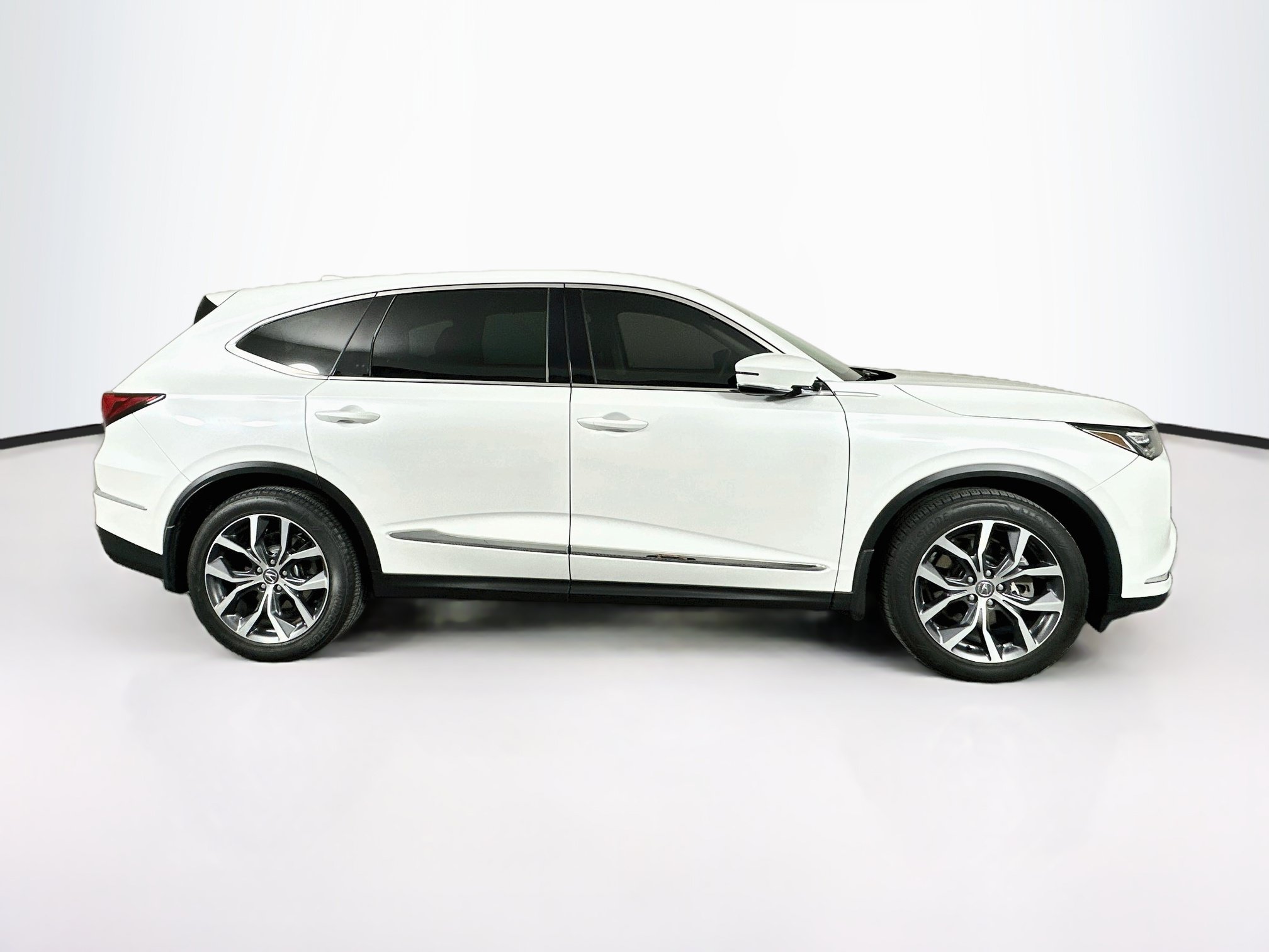 Used 2022 Acura MDX w/ Technology Package AWD/4WD image 10