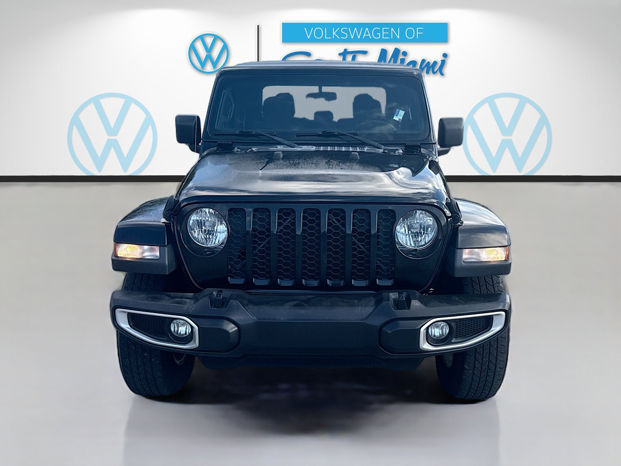 Used 2022 Jeep Gladiator Sport image 2