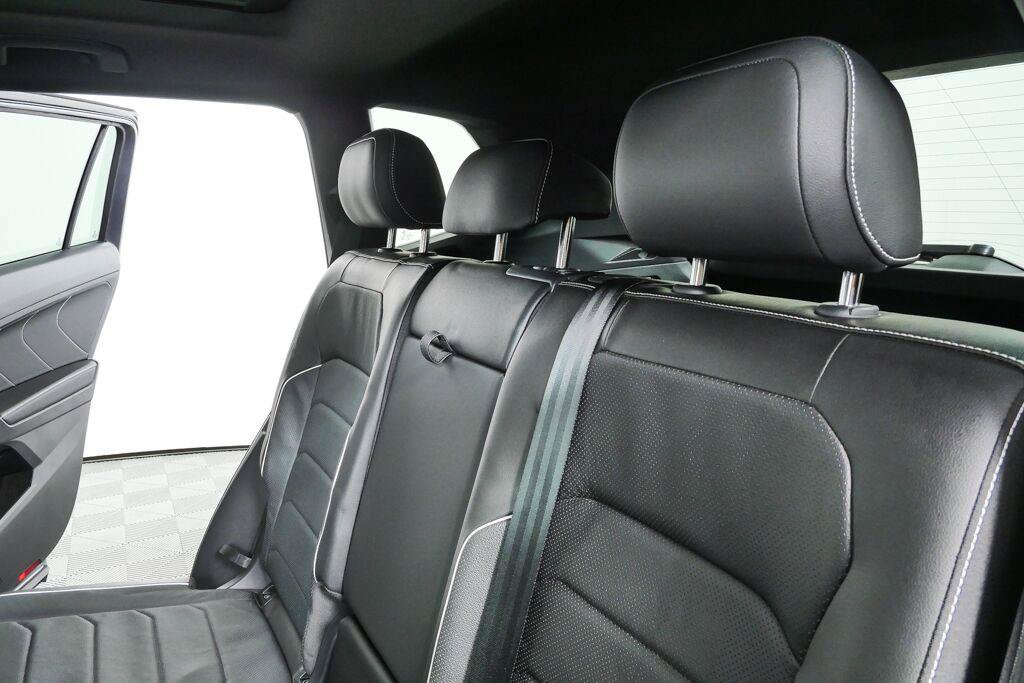 Used 2024 Volkswagen Tiguan SEL R-Line AWD/4WD image 22