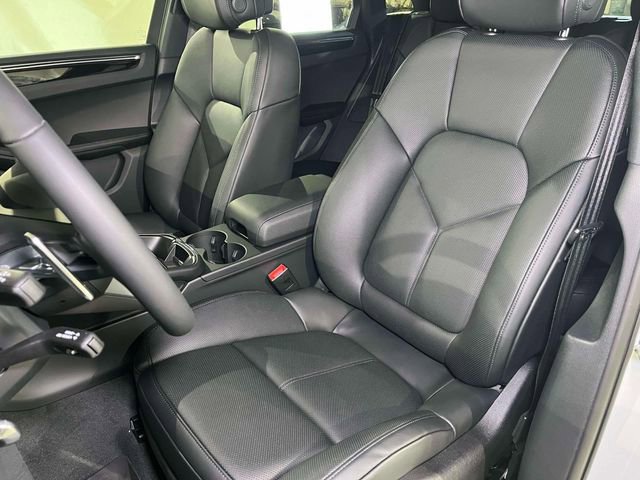 New 2026 Porsche Macan image 17