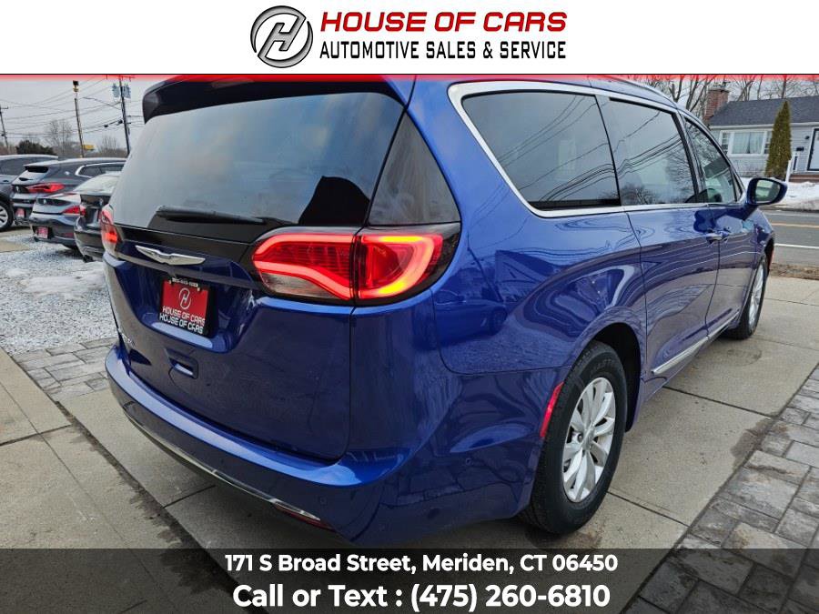 Used 2019 Chrysler Pacifica Touring-L w/ Advanced Safetytec Group image 4