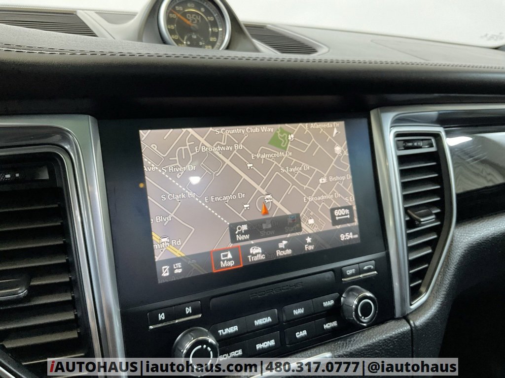 Used 2018 Porsche Macan Turbo w/ Premium Package Plus image 32