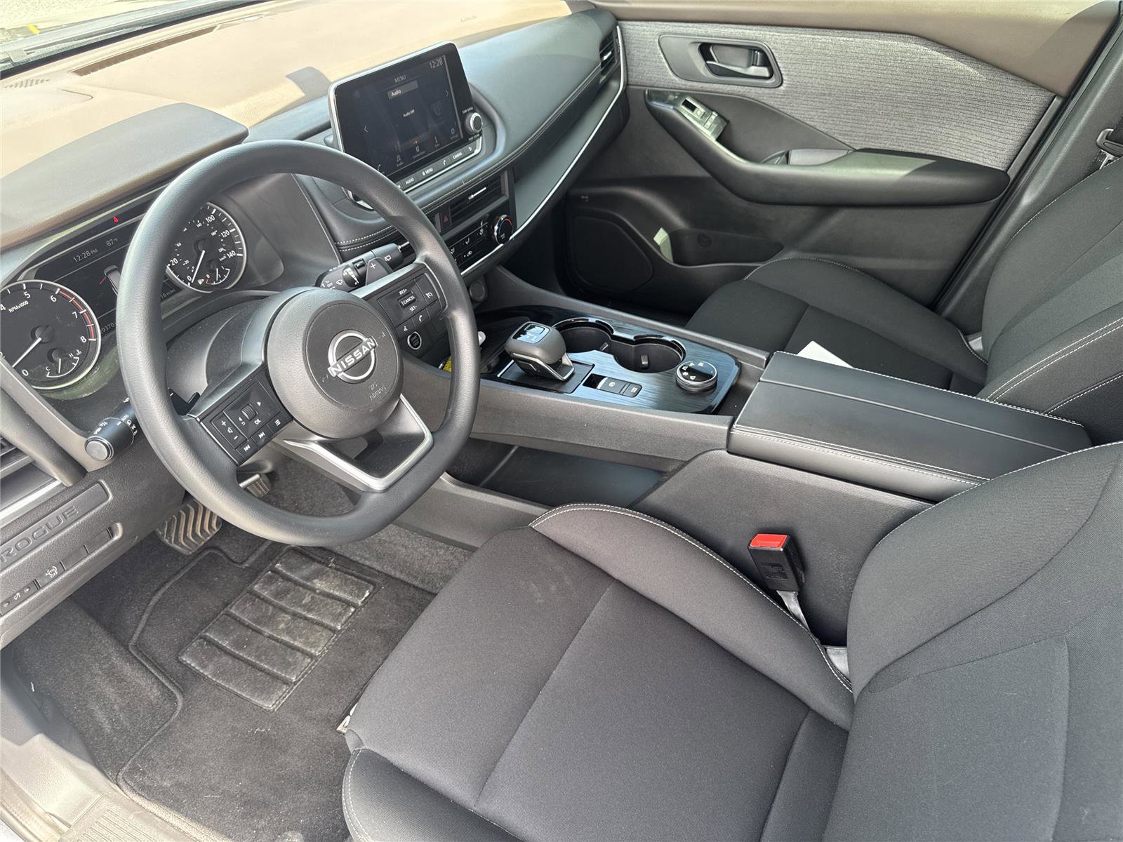 Used 2023 Nissan Rogue S image 24