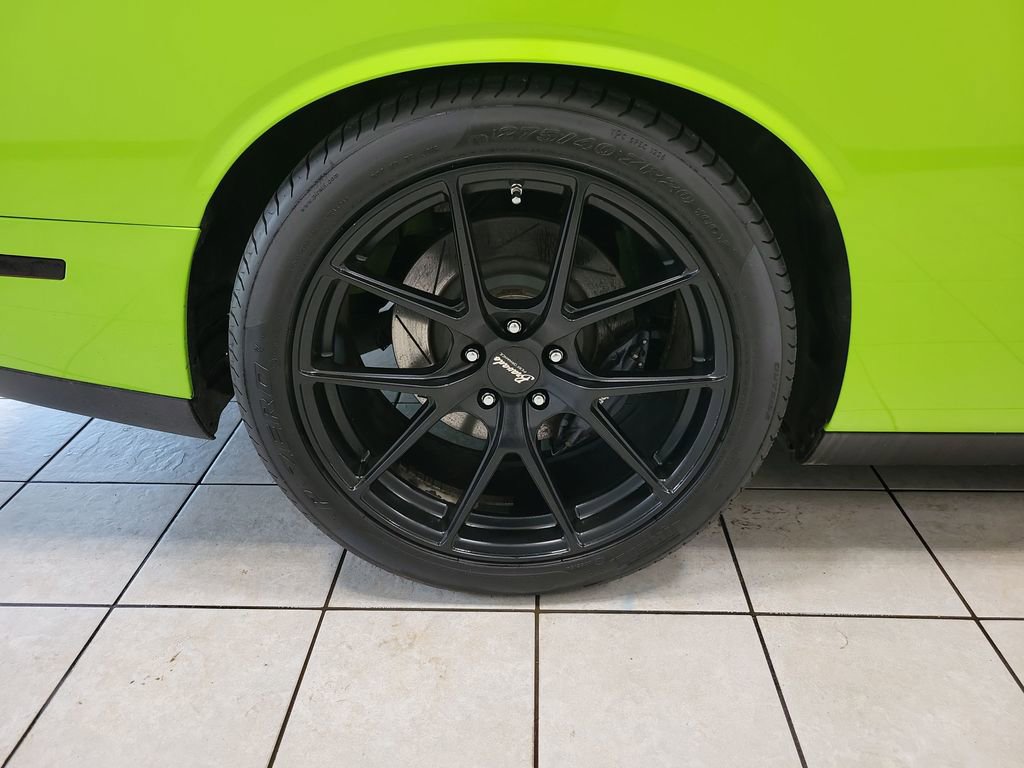 Used 2015 Dodge Challenger R/T Scat Pack w/ Leather Interior Group RWD image 48
