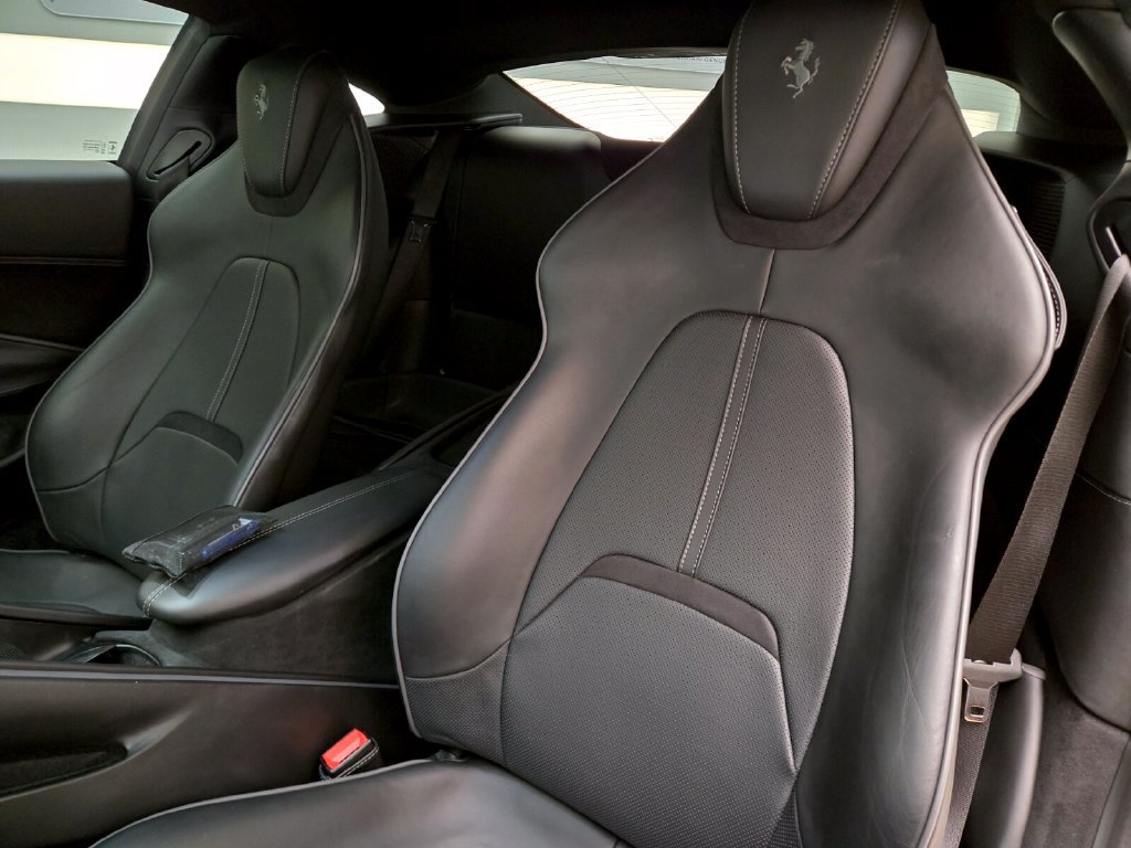 Used 2022 Ferrari Roma RWD image 34