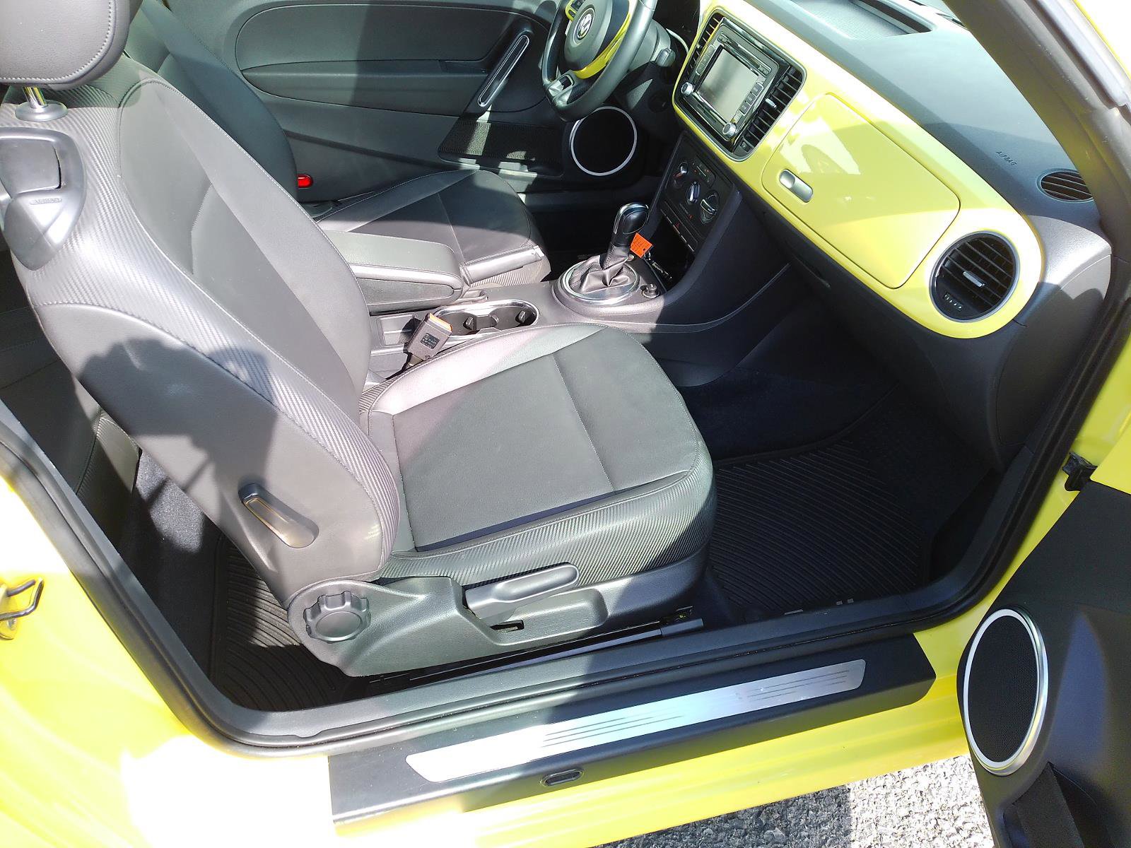 Used 2014 Volkswagen Beetle 2.5 image 22