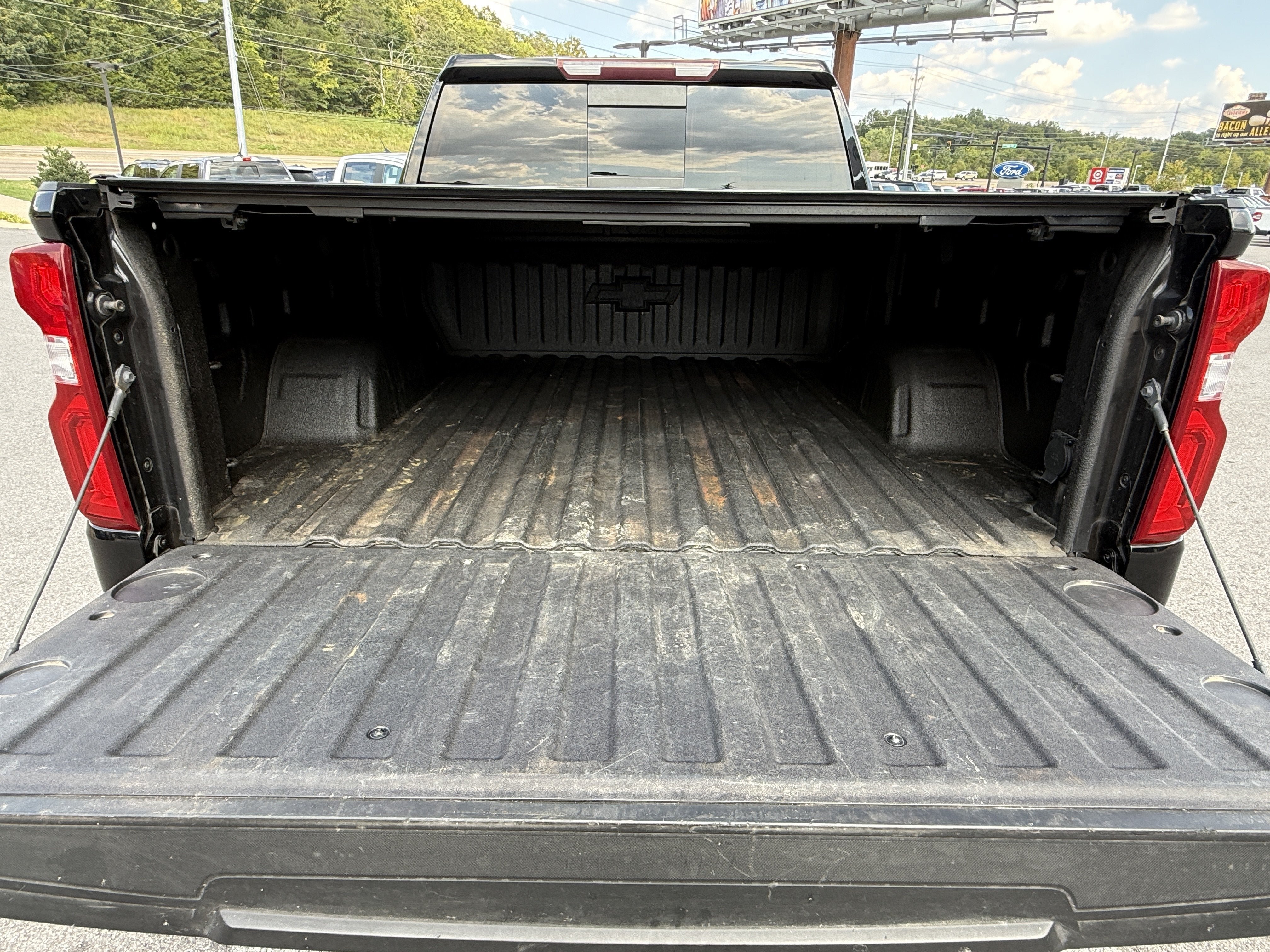 Used 2021 Chevrolet Silverado 1500 LTZ AWD/4WD image 15