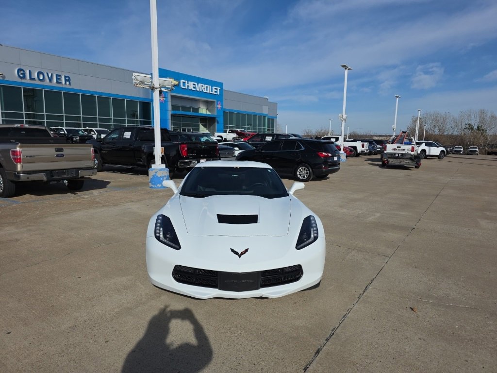 Used 2019 Chevrolet Corvette Stingray Coupe w/ Carbon Flash Badge Package video 2