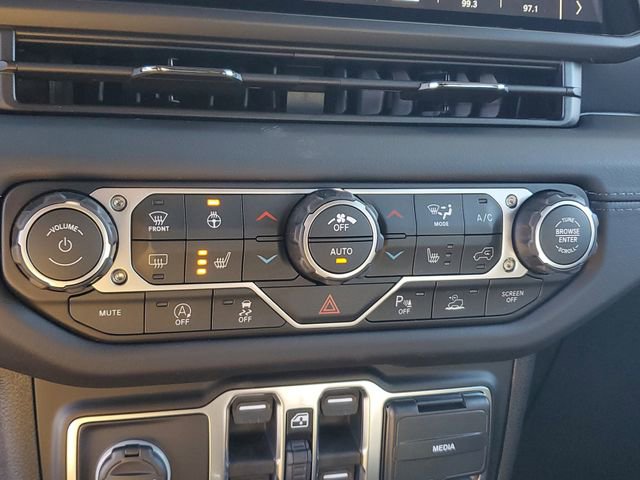 New 2026 Jeep Wrangler Unlimited Sahara image 30