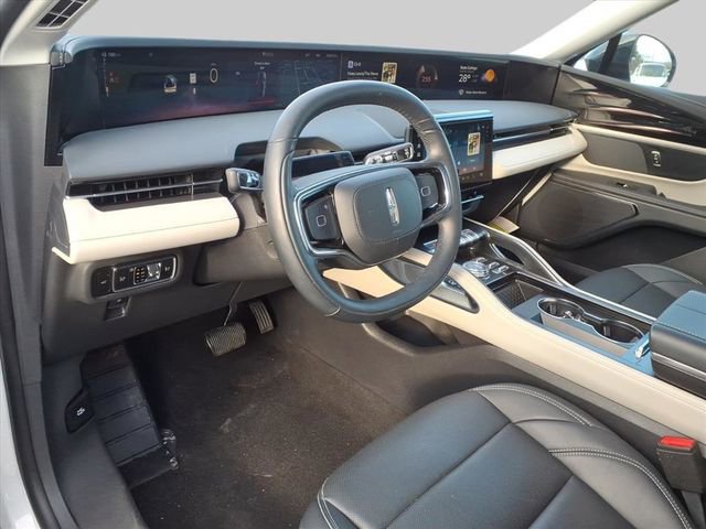 Used 2025 Lincoln Nautilus Premier AWD/4WD image 14
