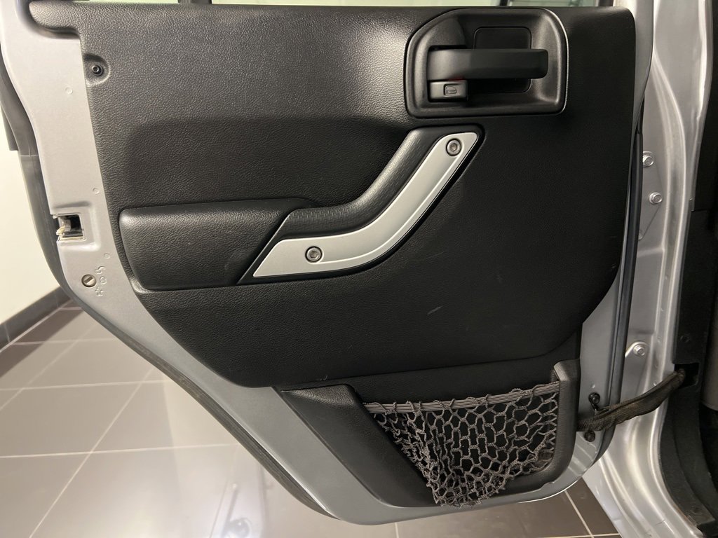 Used 2016 Jeep Wrangler Unlimited Sahara w/ Dual Top Group image 28