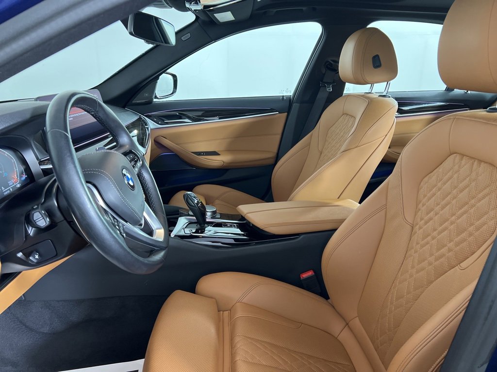 Used 2023 BMW 540i xDrive w/ Premium Package image 2