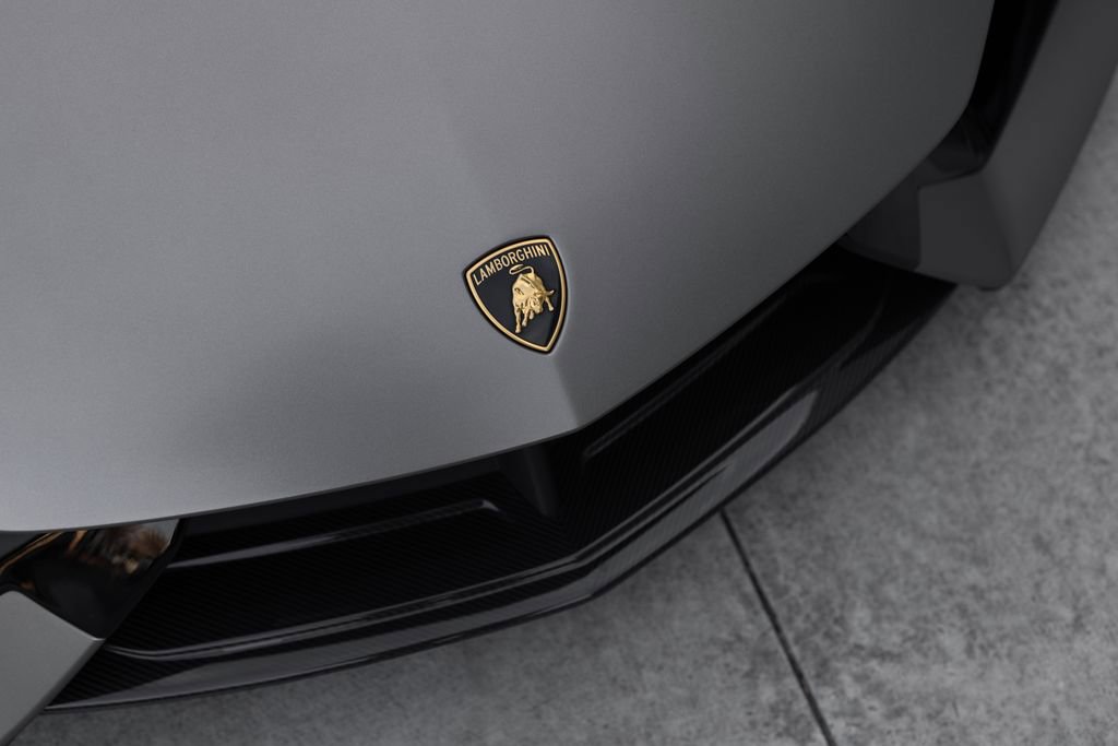Used 2025 Lamborghini Revuelto AWD/4WD image 7