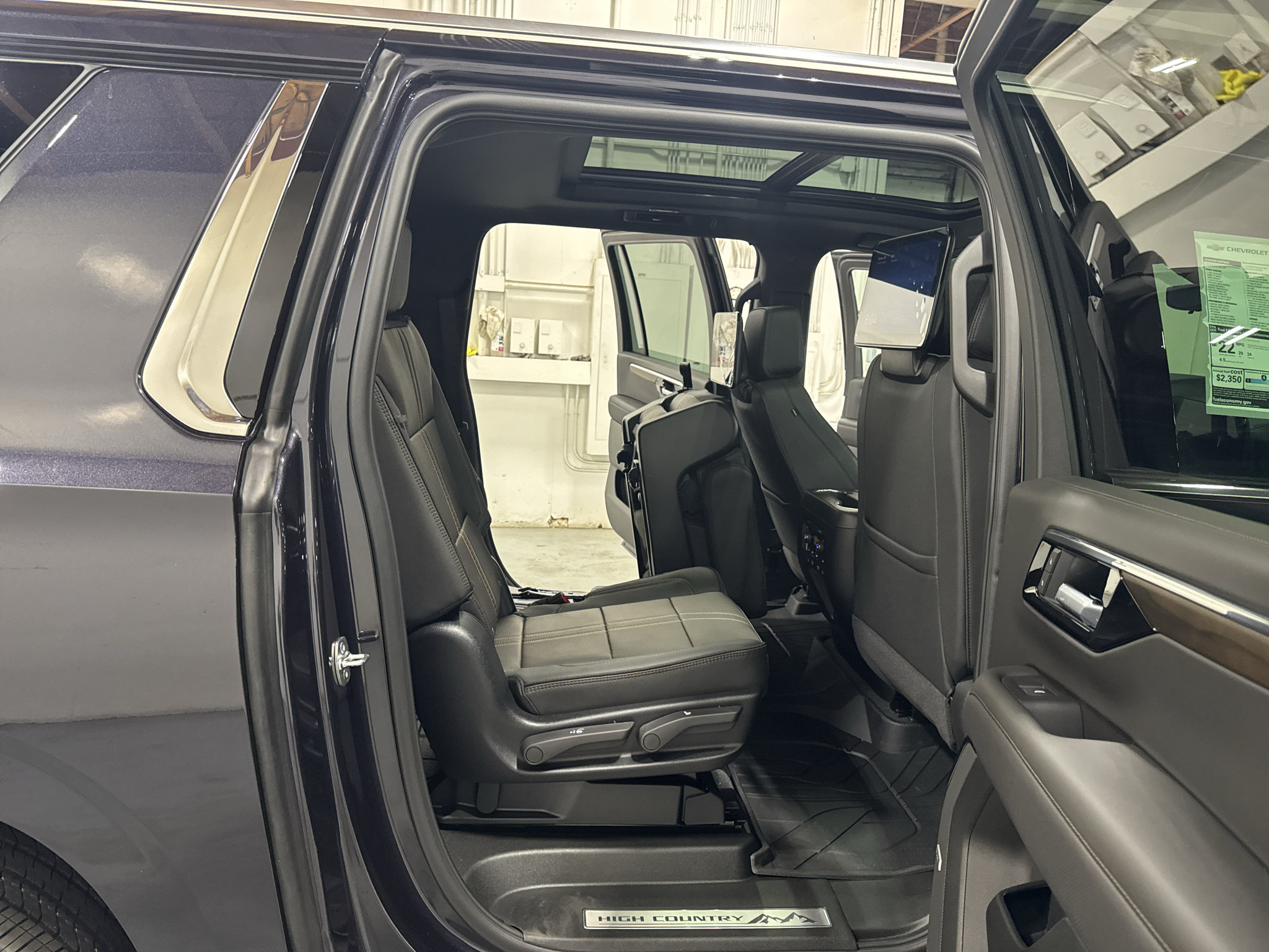New 2027 Chevrolet Suburban High Country AWD/4WD image 33