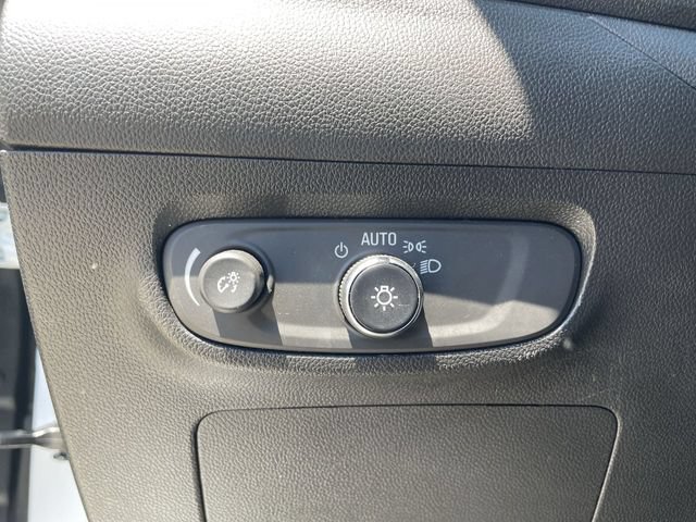 Used 2024 Buick Encore GX Sport Touring FWD image 33