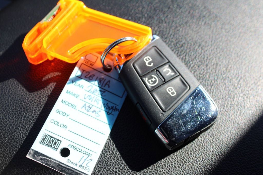 Used 2022 Volkswagen Atlas Cross Sport SEL Premium R-Line image 36