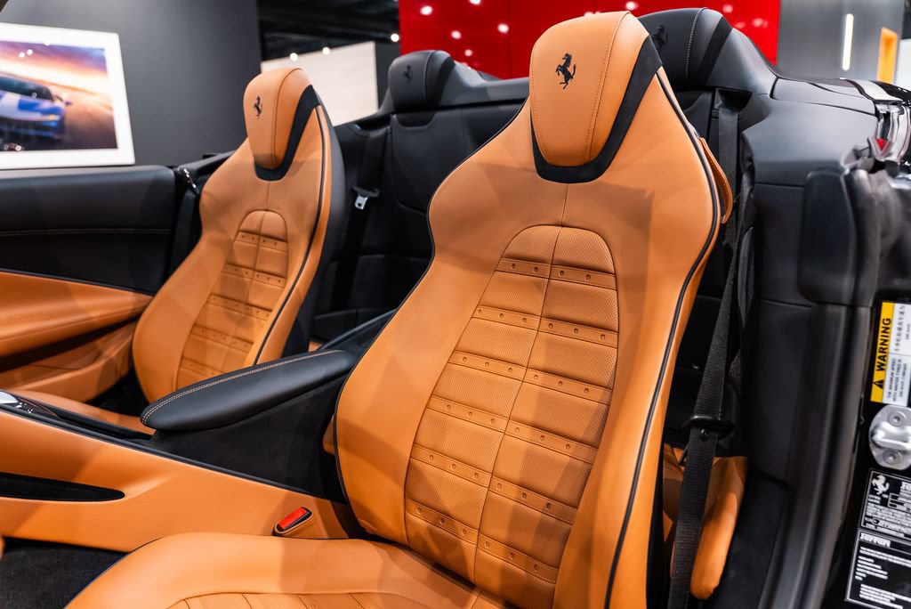 Used 2026 Ferrari Roma Spider RWD image 4