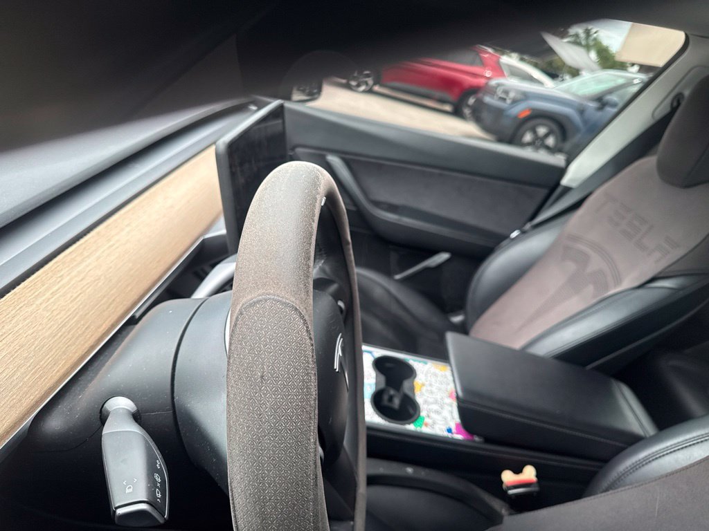 Used 2022 Tesla Model Y Long Range AWD/4WD image 26