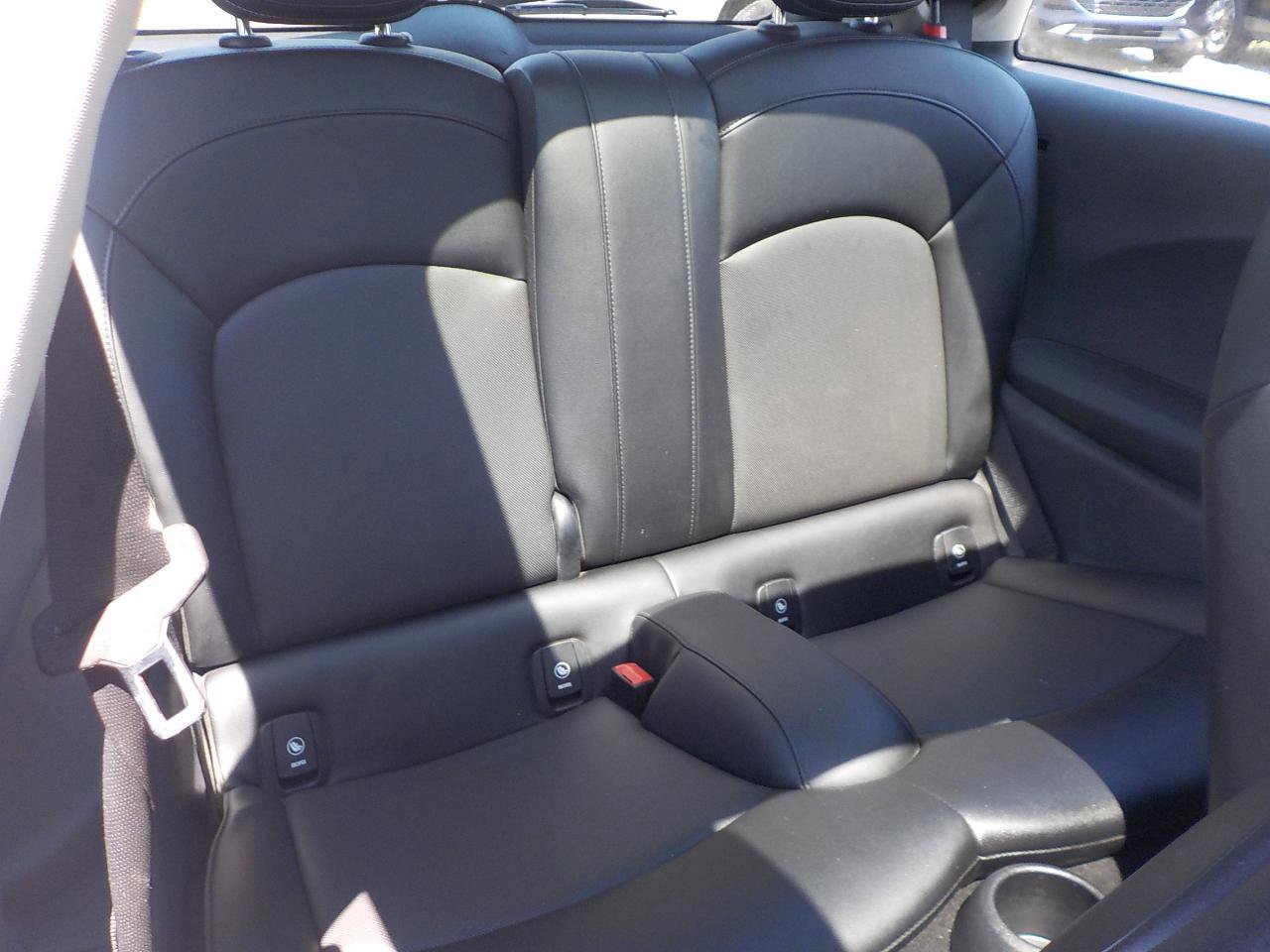 Used 2015 MINI Cooper 2-Door Hardtop FWD image 26