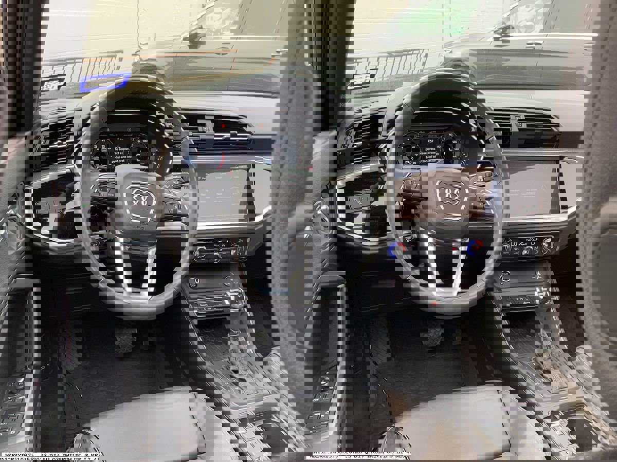 Used 2023 Audi Q3 2.0T Premium Plus image 10