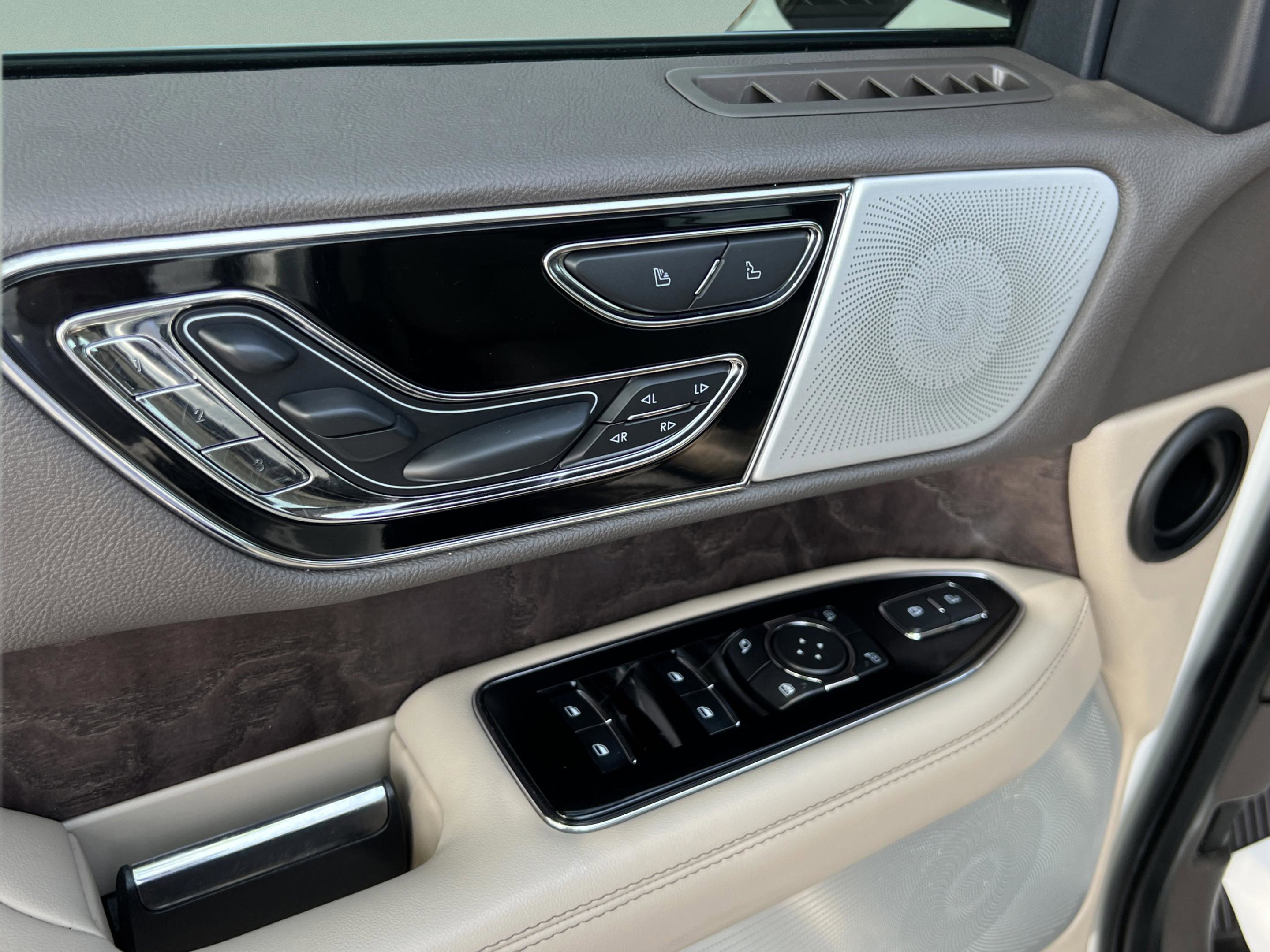 Used 2023 Lincoln Navigator L Reserve AWD/4WD image 25
