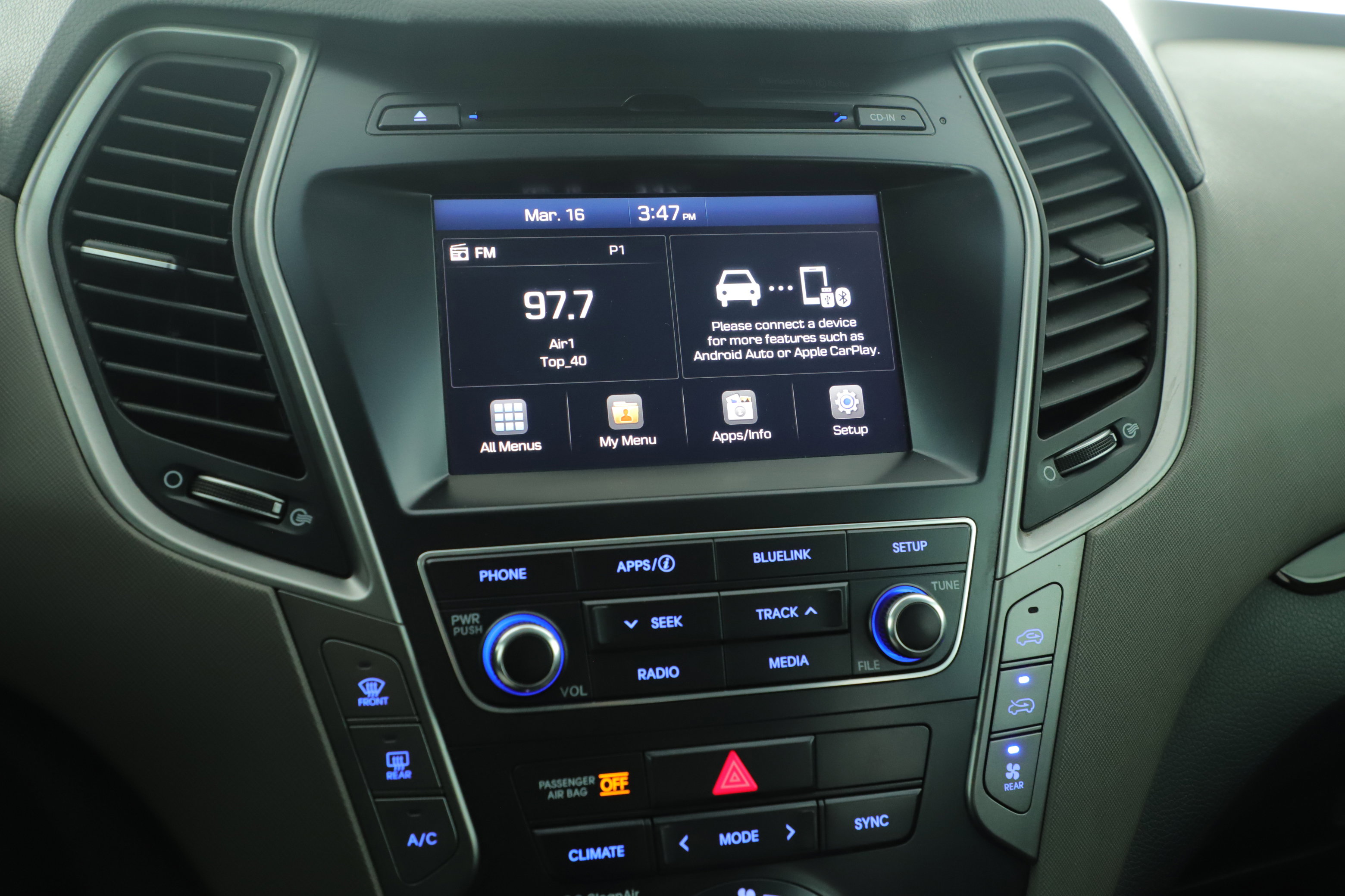 Used 2019 Hyundai Santa Fe XL SE image 18