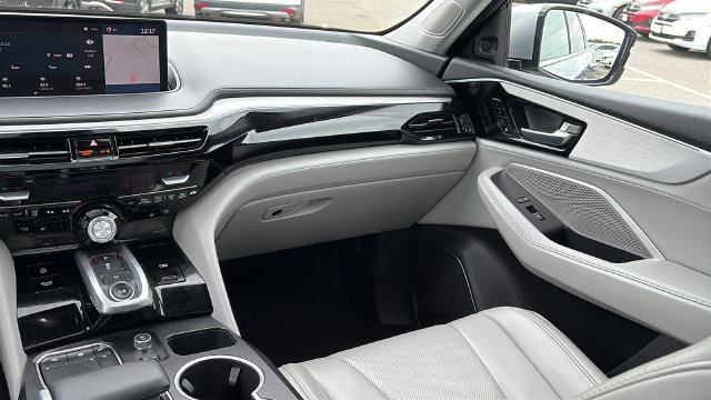 Used 2023 Acura MDX w/ Technology Package AWD/4WD image 27
