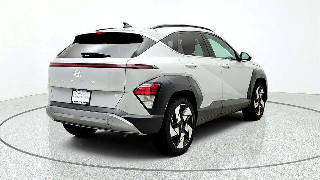 Used 2026 Hyundai Kona Limited FWD image 5