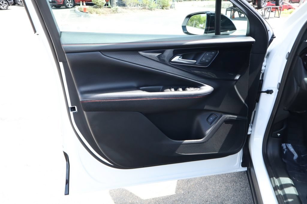 Used 2024 Chevrolet Blazer EV RS AWD/4WD image 18