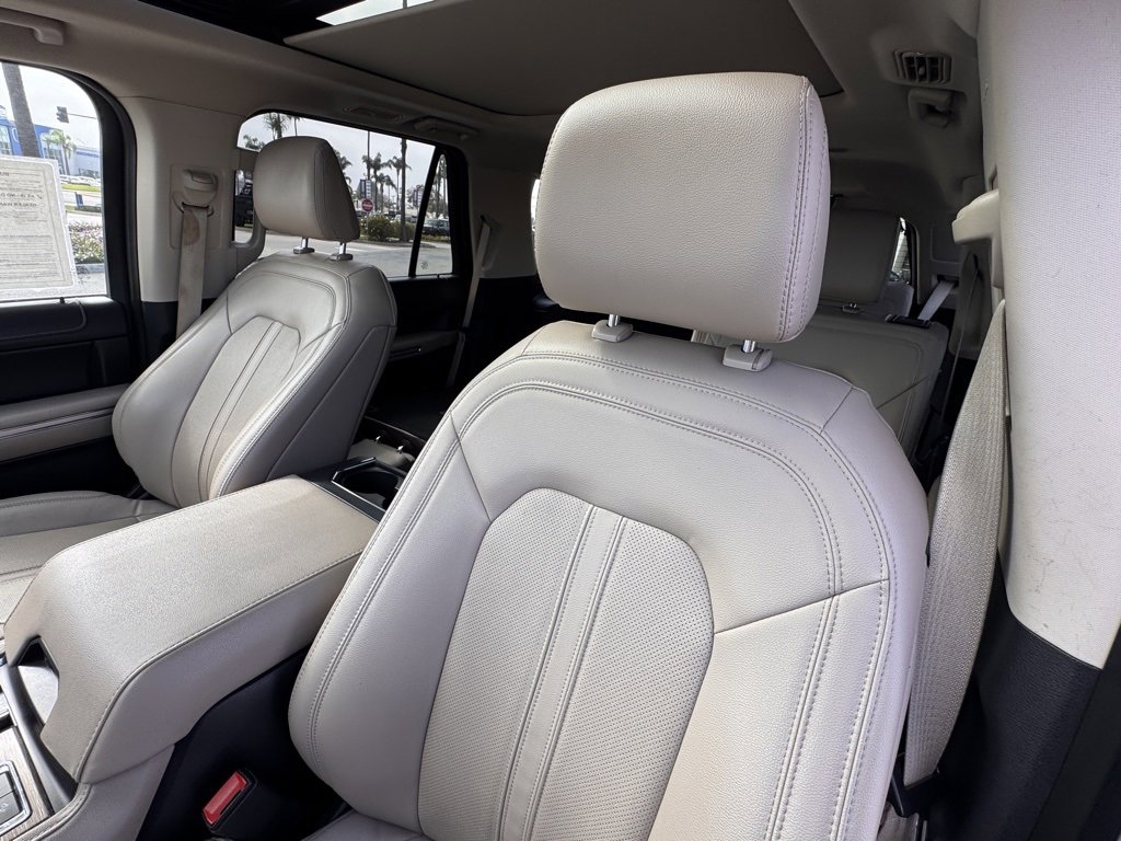 Used 2022 Ford Expedition Limited image 20