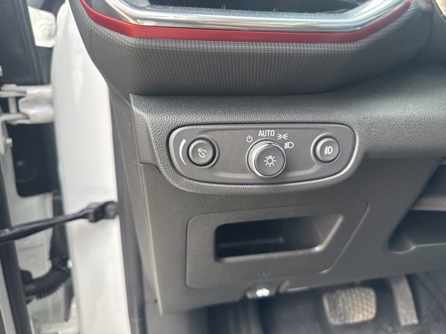 Used 2023 Chevrolet TrailBlazer RS w/ Sun and Liftgate Package image 21