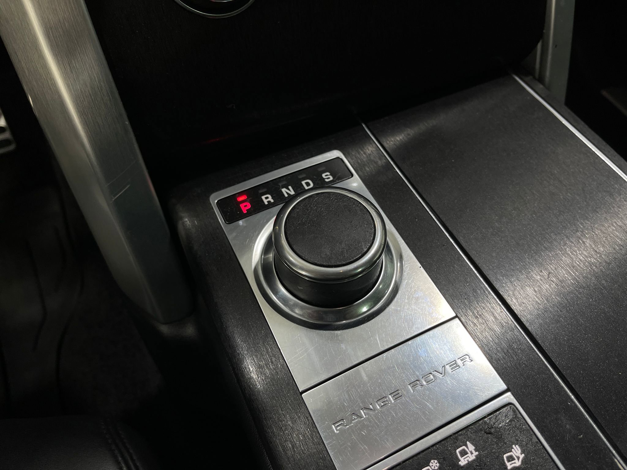 Used 2015 Land Rover Range Rover Supercharged AWD/4WD image 27