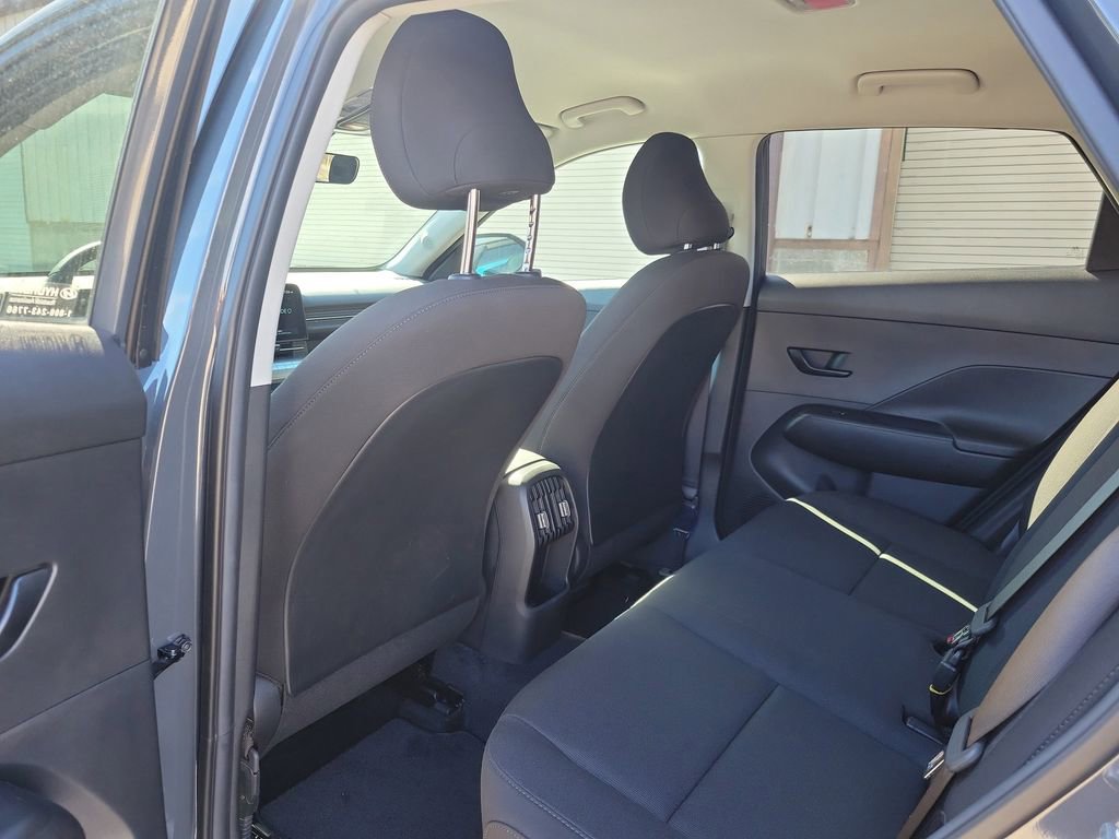Used 2025 Hyundai Kona SEL image 9