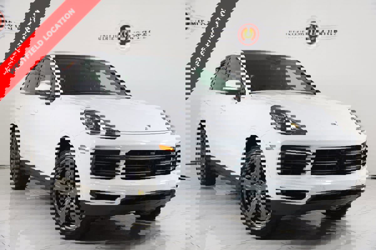 Used 2023 Porsche Cayenne Coupe image 1