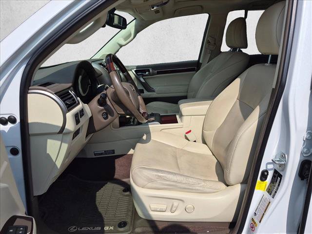 Used 2017 Lexus GX 460 Luxury AWD/4WD image 8